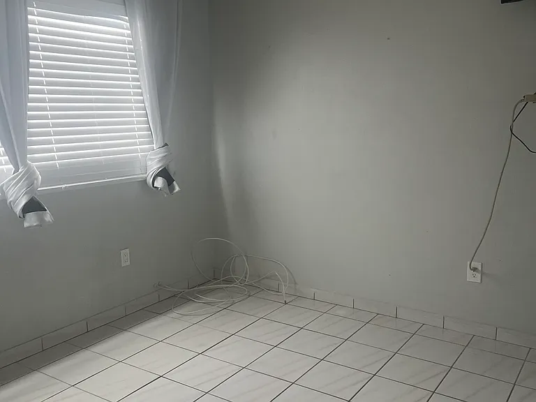 10115 SW 21st Ter — Photo 5
