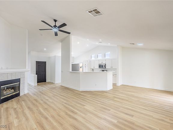 5th image of 2403 Sexton Ave
