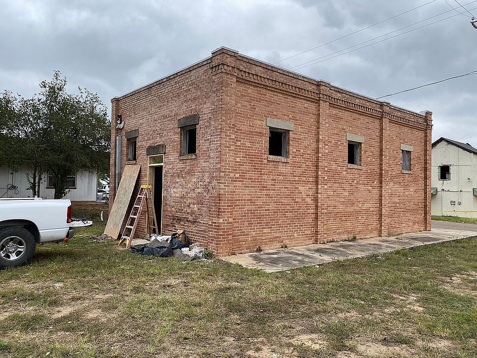 1st image of 502 E Tilley St
