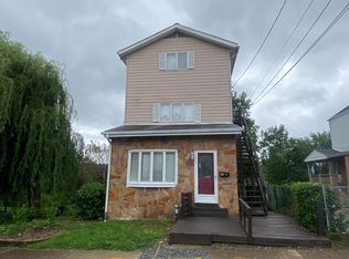 823 Railroad St APT 2, Mc Kees Rocks, PA 15136