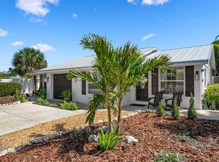 211 69th St #B, Bradenton Beach, FL 34217
