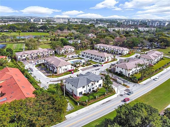 2nd image of 704 Vista Way