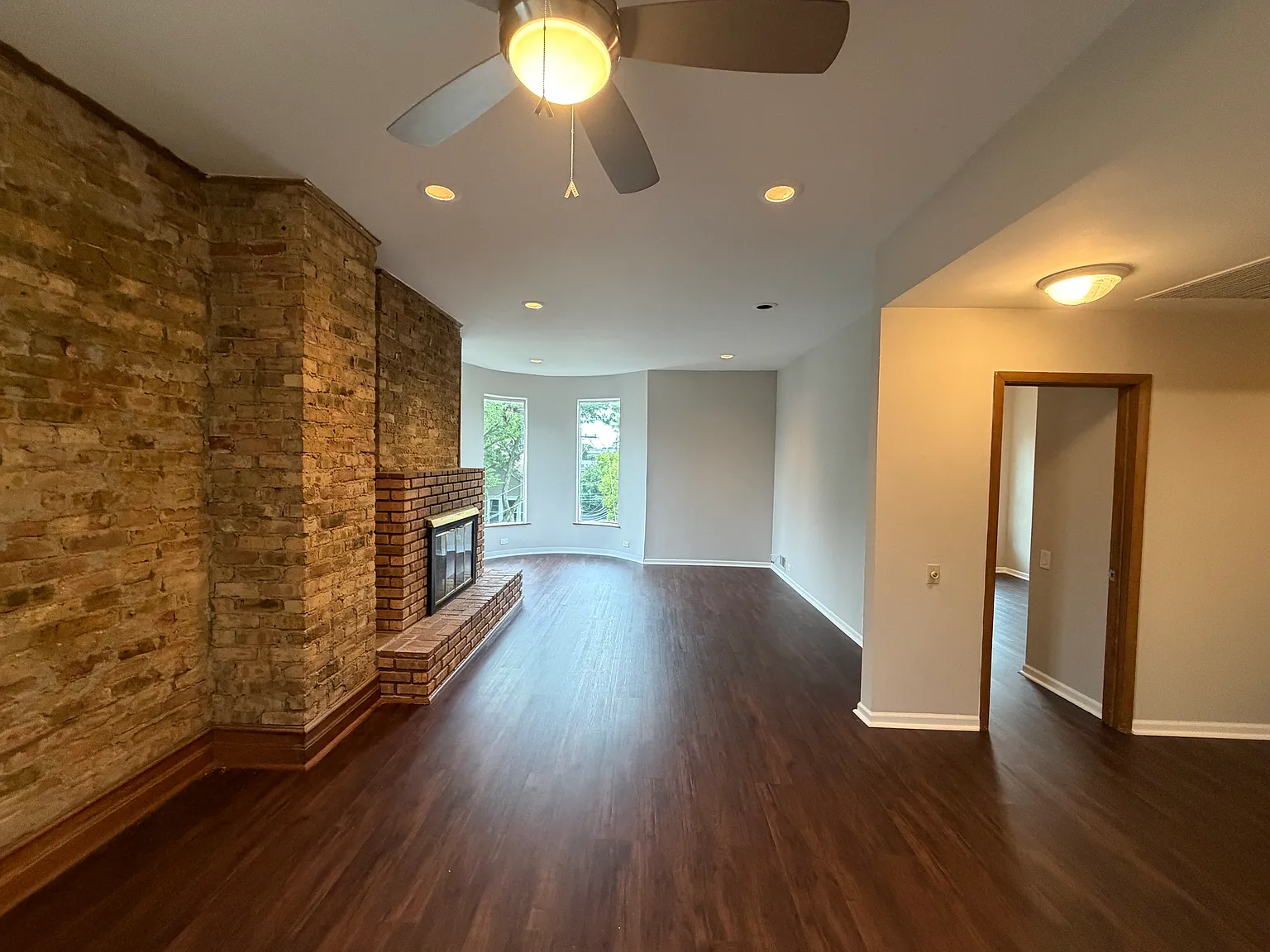 2 bed, 1200 sqft, $3,650 — Photo 3