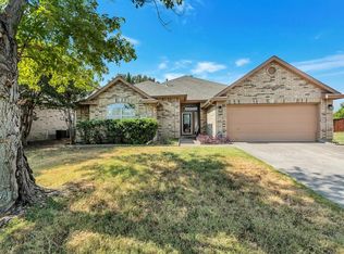 3908 Wisteria Ln, Haltom City, TX 76137