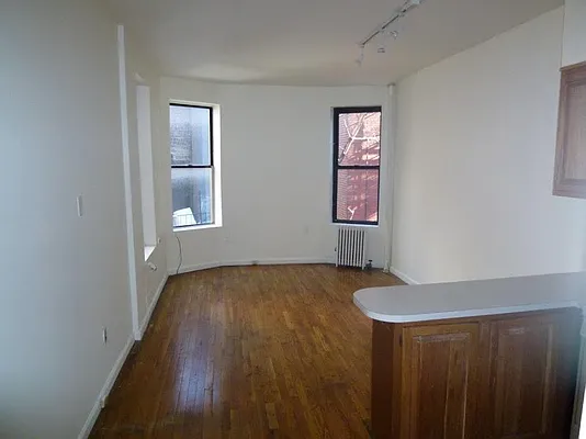 Rented by Chartwell Manhattan Realty | media 41