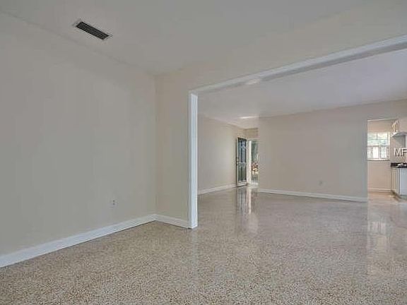 5th image of 3913 W Corona St