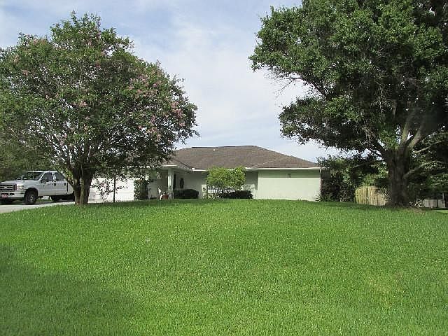 1st image of 3061 NE Heather Ct