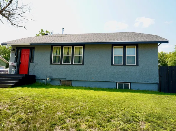123 7th St SW, Jamestown, ND 58401