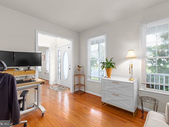 3rd image of 6111 Three Cedars Ln