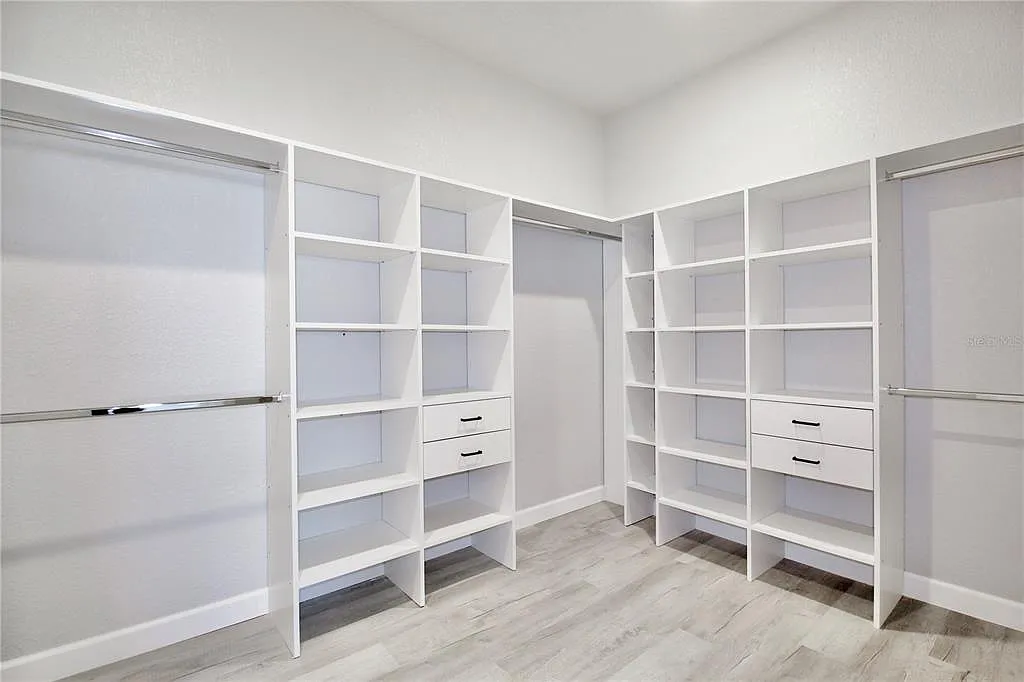 3 bed, 3.0 bath, 1723 sqft, $2,450 — Photo 4