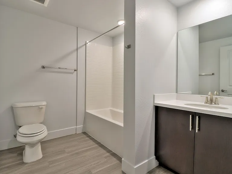 Coastal Village Apartments — Photo 32