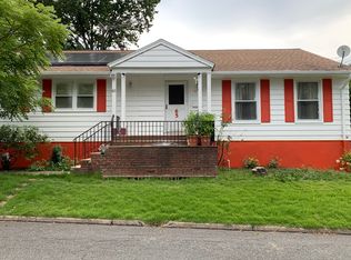 65 Whitman St, Bergenfield, NJ 07621