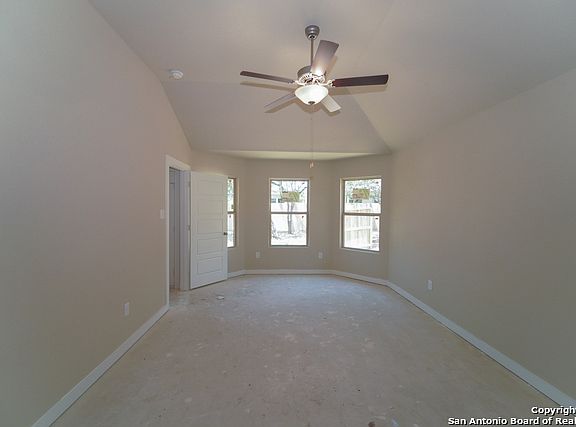 2nd image of 5539 Pearl Vly