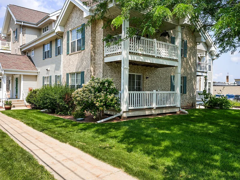 1805 Parmenter St #305 — Photo 8
