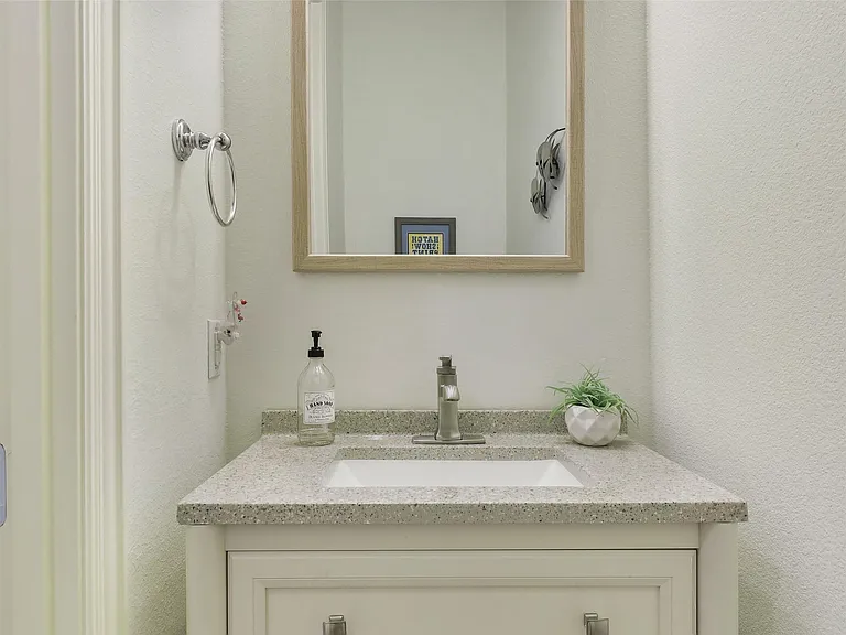4724 Durham Dr — Photo 6