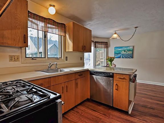 4th image of 141 Copperwood Dr