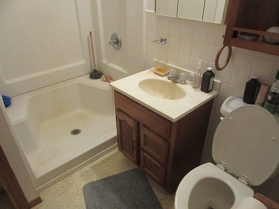 4th image of 723 E Harvey Ave