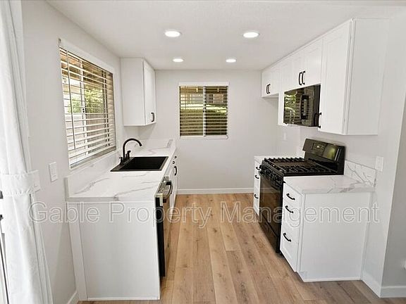 5th image of 26184 Rainbow Glen Dr