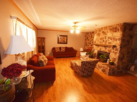 2nd image of 2914 Dawn Ave