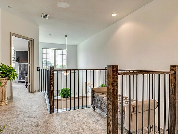 4th image of 3712 Lantern Ln #3712