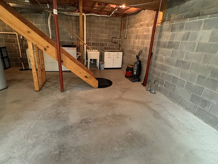 4282 Wimbledon Dr — Photo 29