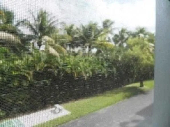 300 NE 14th Ave, Hallandale Beach, FL 33009