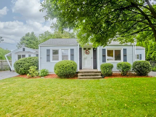 12 Allen St, Chicopee, MA 01020