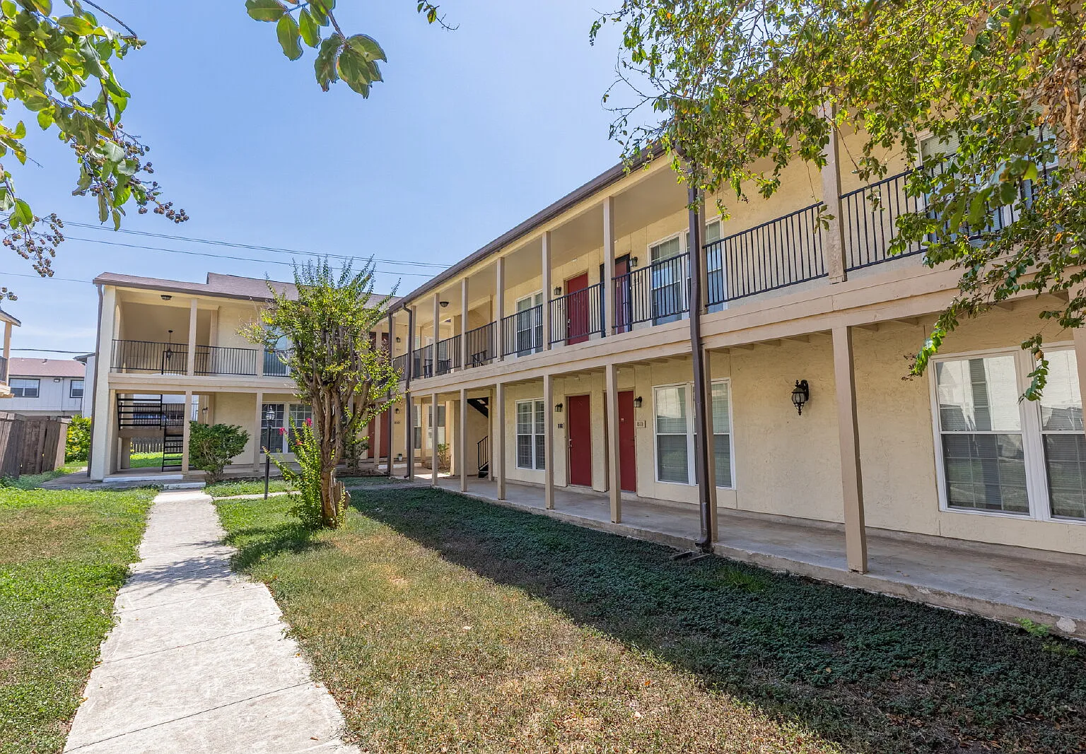 1 bed, 1.0 bath, 599 sqft, $850 — Photo 1
