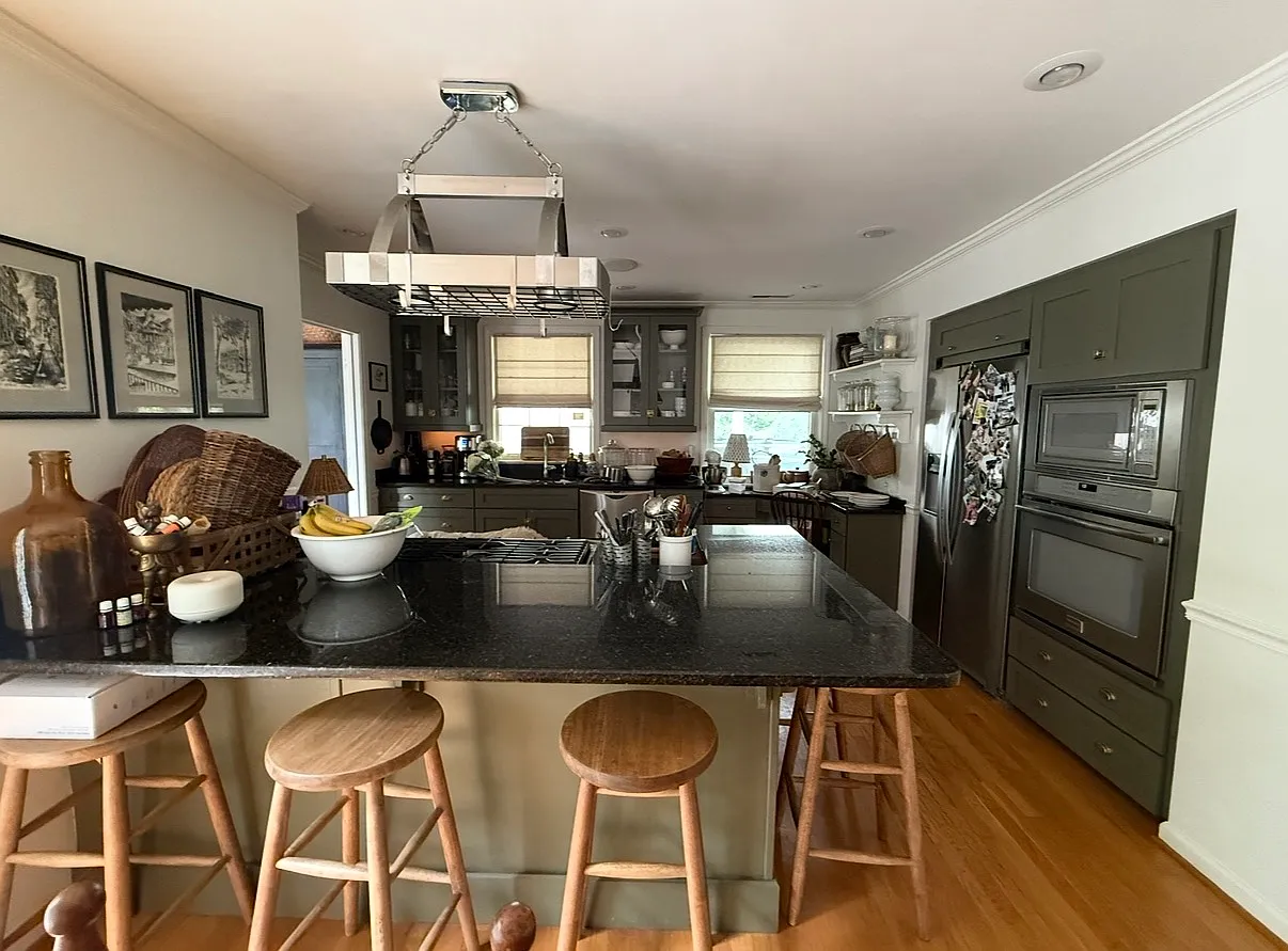 3 bed, 1344 sqft, $2,700 — Photo 2