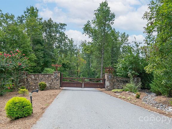 3rd image of 154 W Point Dr #134