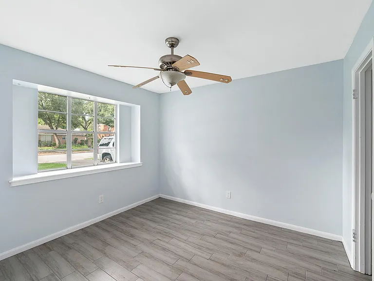 10623 Wickersham Ln — Photo 29