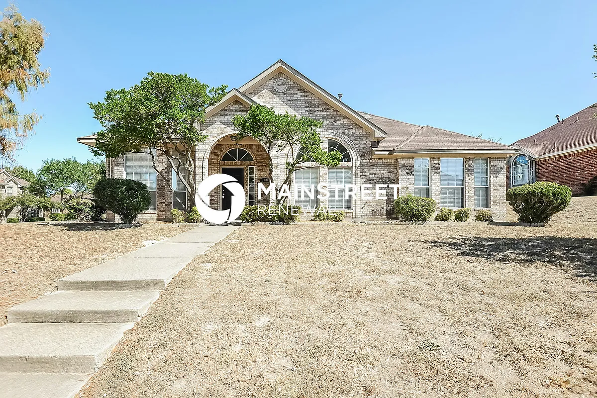 Front View - 700 Brees Dr