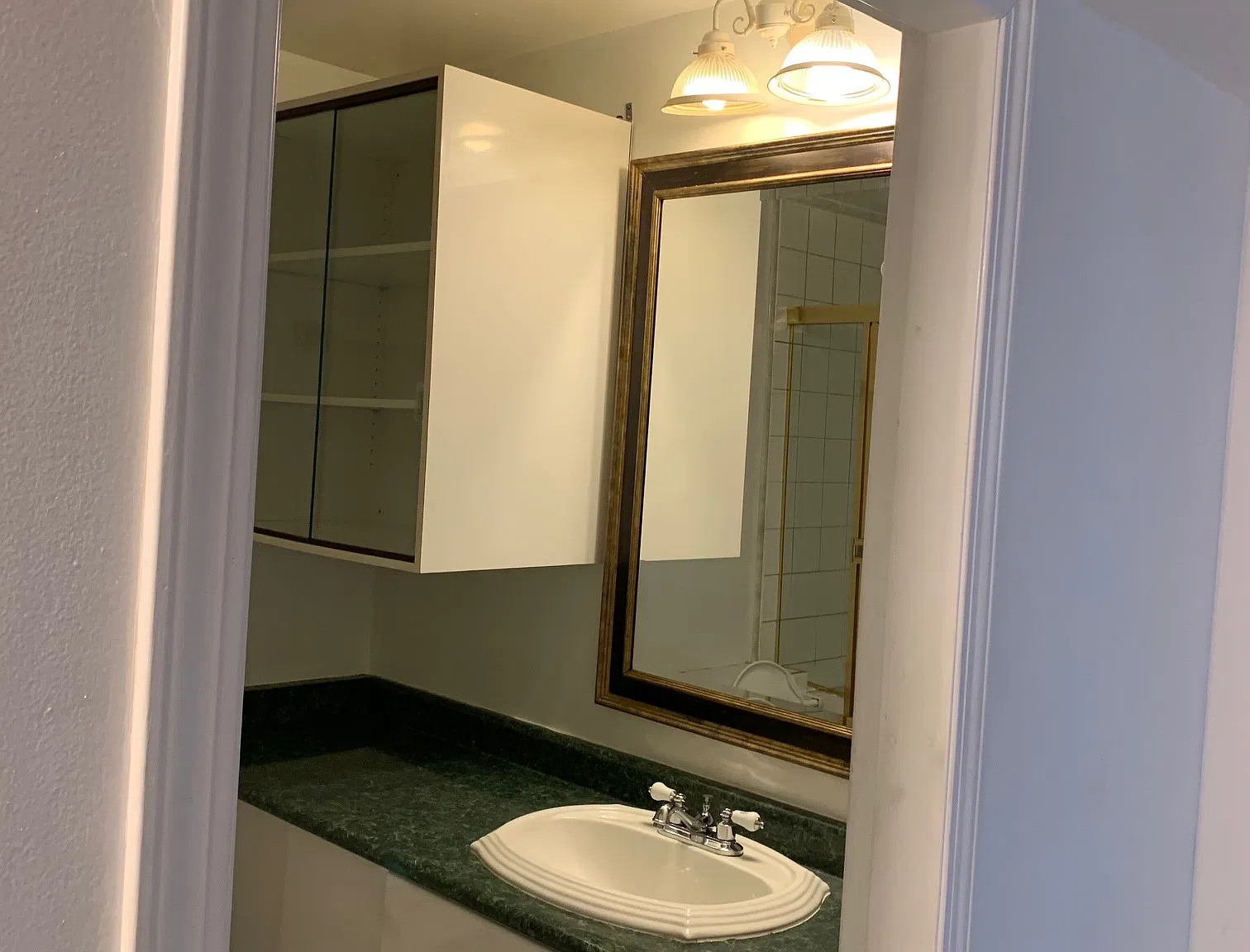 2 bed, 1000 sqft, $2,250 — Photo 4