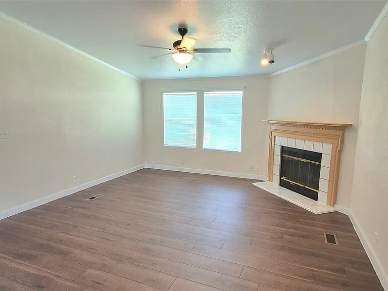24430 Oak Hollow Blvd — Photo 28