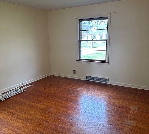 3rd image of 2169 Gregory Ave