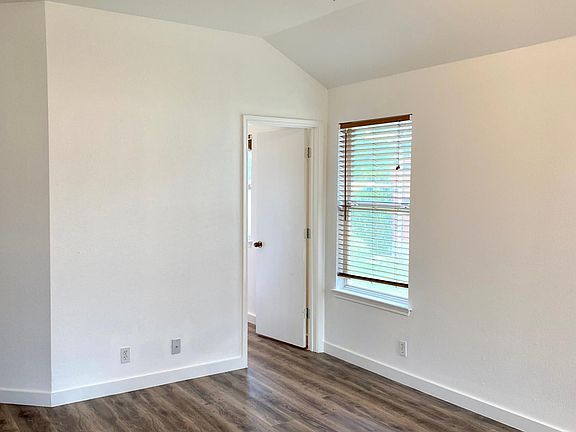 4th image of 713 Deercreek Ln