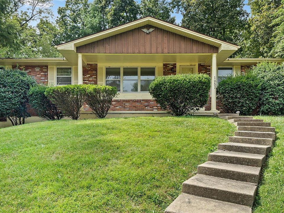 1st image of 1951 Briarwood Dr