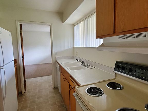 2nd image of 40 Casa St APT 4