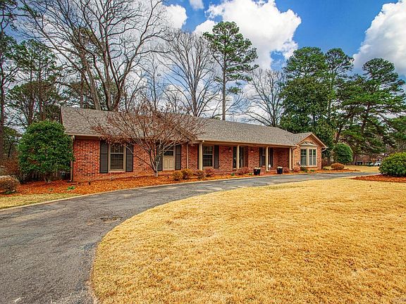 4th image of 34 Robinwood Dr