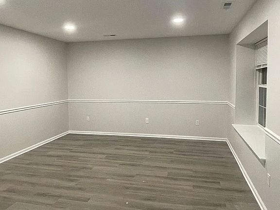 3rd image of 105 Crosley Dr