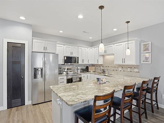 2nd image of 118 W 3rd St