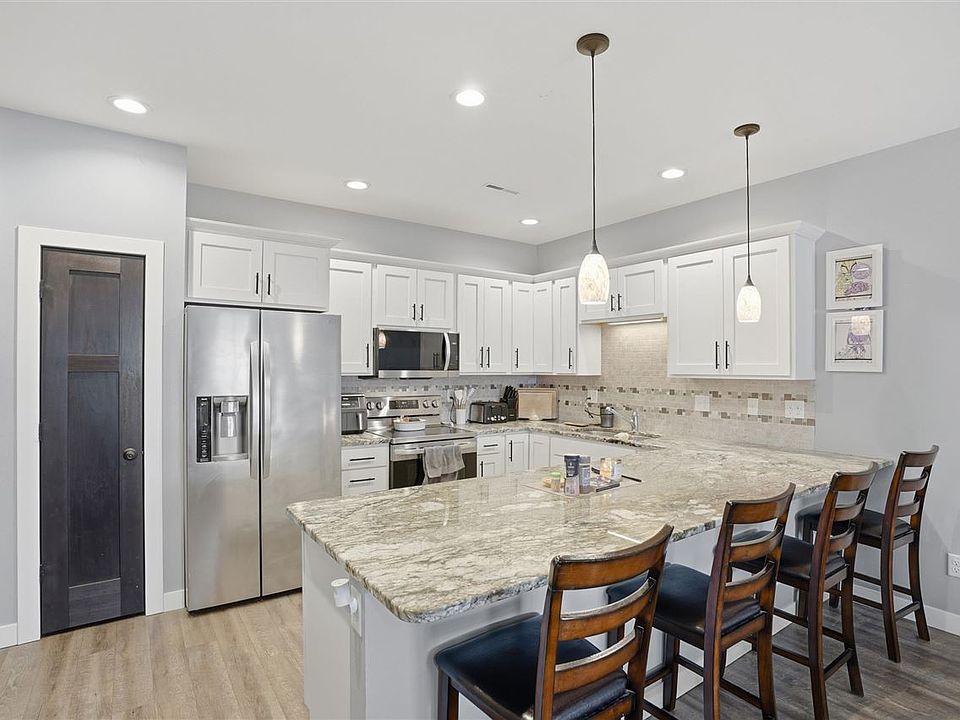1st image of 118 W 3rd St