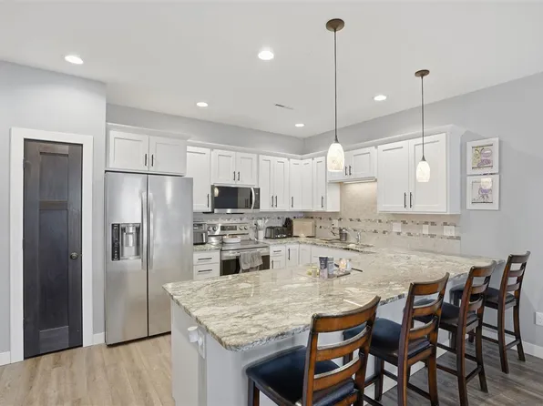 118 W 3rd St, Washington, IA 52353