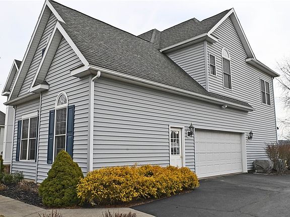 2nd image of 16 Chelsea Dr