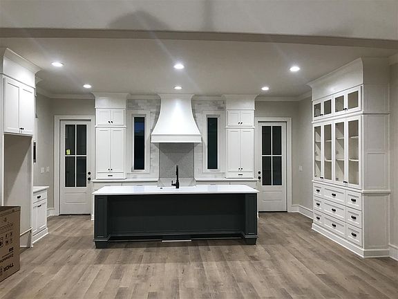 2nd image of 4226 Savannah Hills Ln
