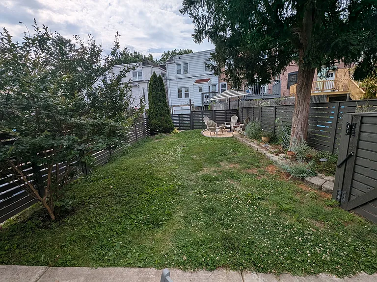 7044 Lincoln Dr — Photo 12