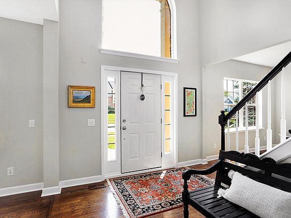 4th image of 24 E Wisteria Way