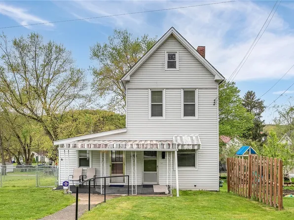 4350 Walurba Ave, Trafford, PA 15085
