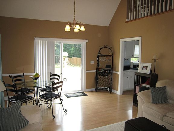 3rd image of 894 Ray Crawford Dr