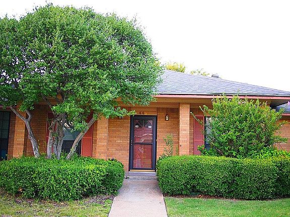 2nd image of 4421 Fremont Ln